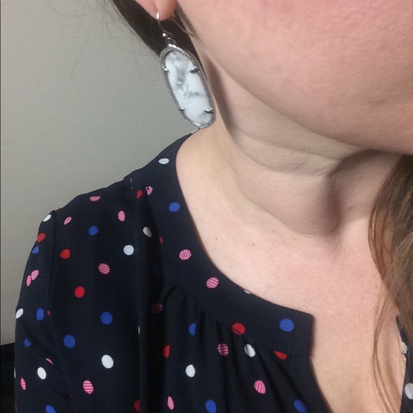 ✨RARE✨Kendra Scott White Howlite Elle Earrings - Picture 6 of 7